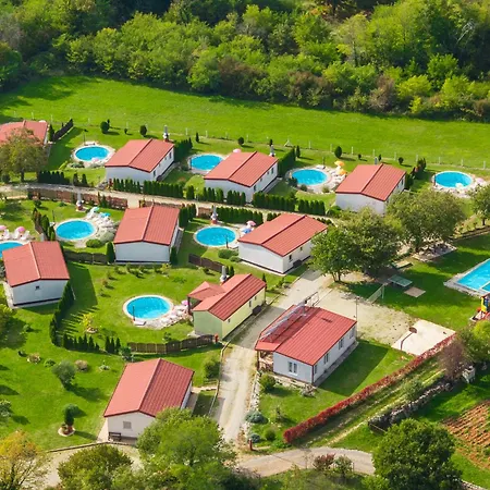 Village Jelovci Gasthof 3*