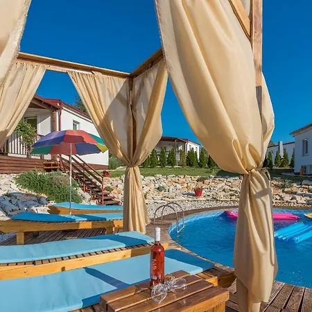 Guest house Village Jelovci 3*