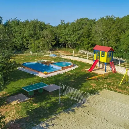 Guest house Village Jelovci 3*